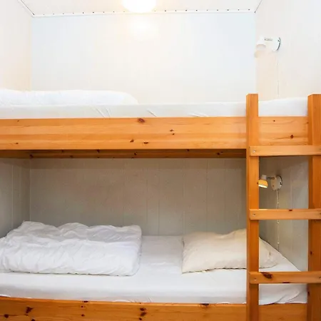 Dom wakacyjny Two-bedroom In By 2