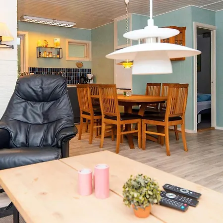 Two-bedroom In By 2 * Ans