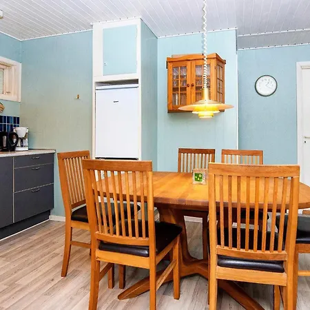 Two-bedroom In By 2 Feriehus