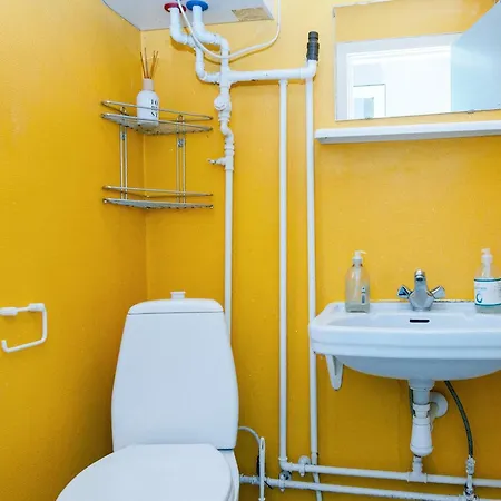 Two-bedroom In By 2 *