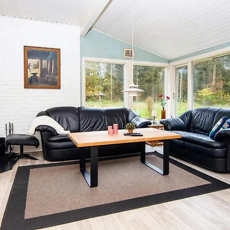 Dom wakacyjny Two-bedroom In By 2 Ans