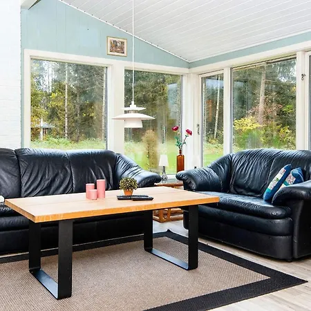 Two-bedroom In By 2 Ans