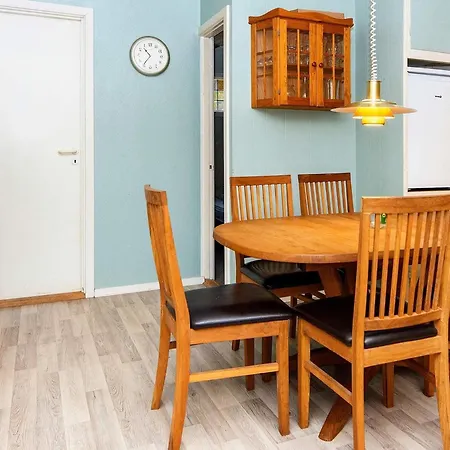 Two-bedroom In By 2 Ans